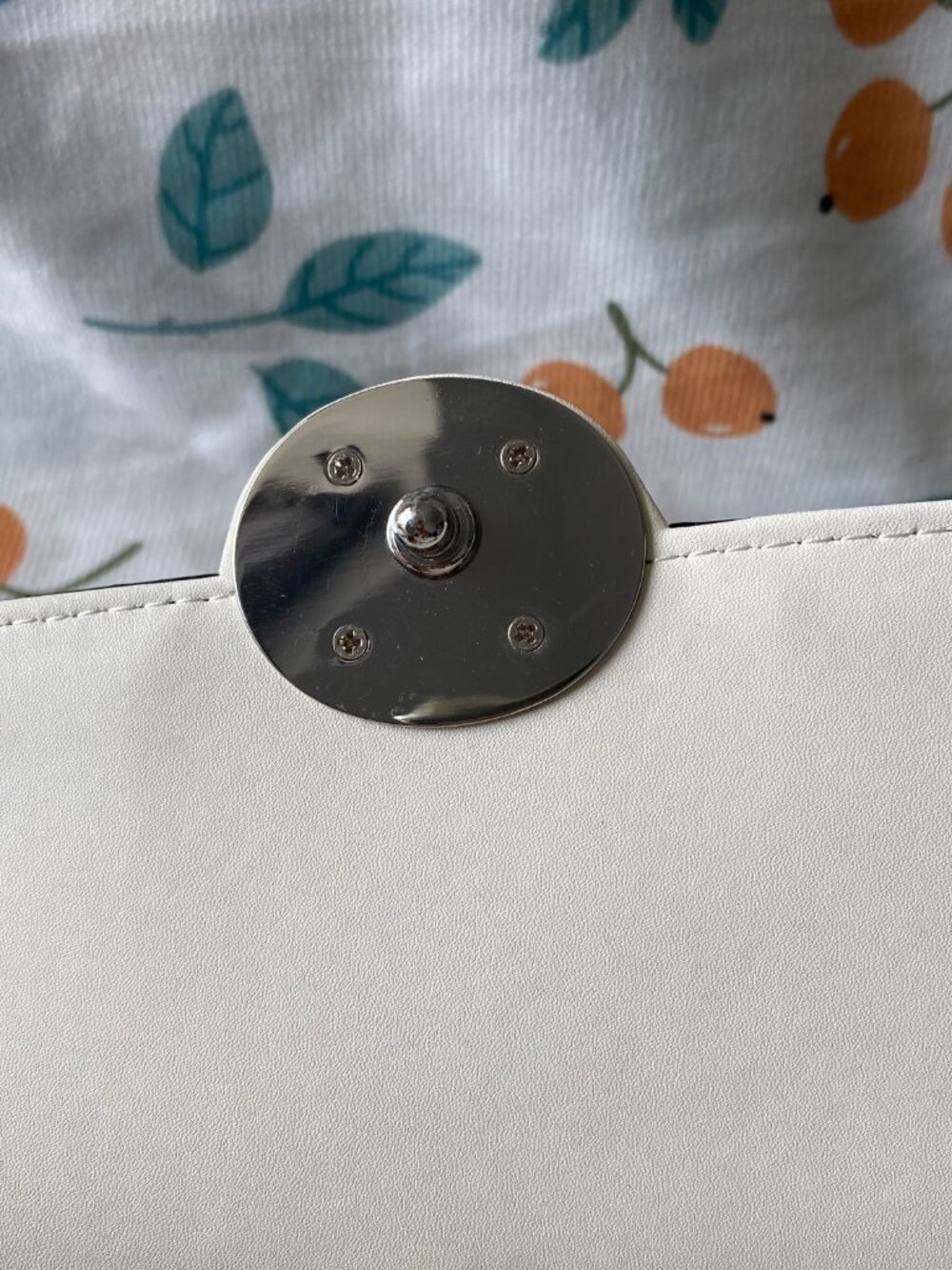 Gucci Petite Gg Small Handbag - Picture 8 of 14